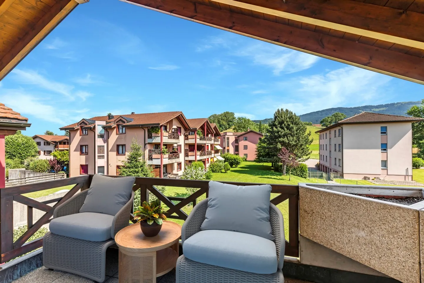 Appartamento in vendita - Foto 2 di 8