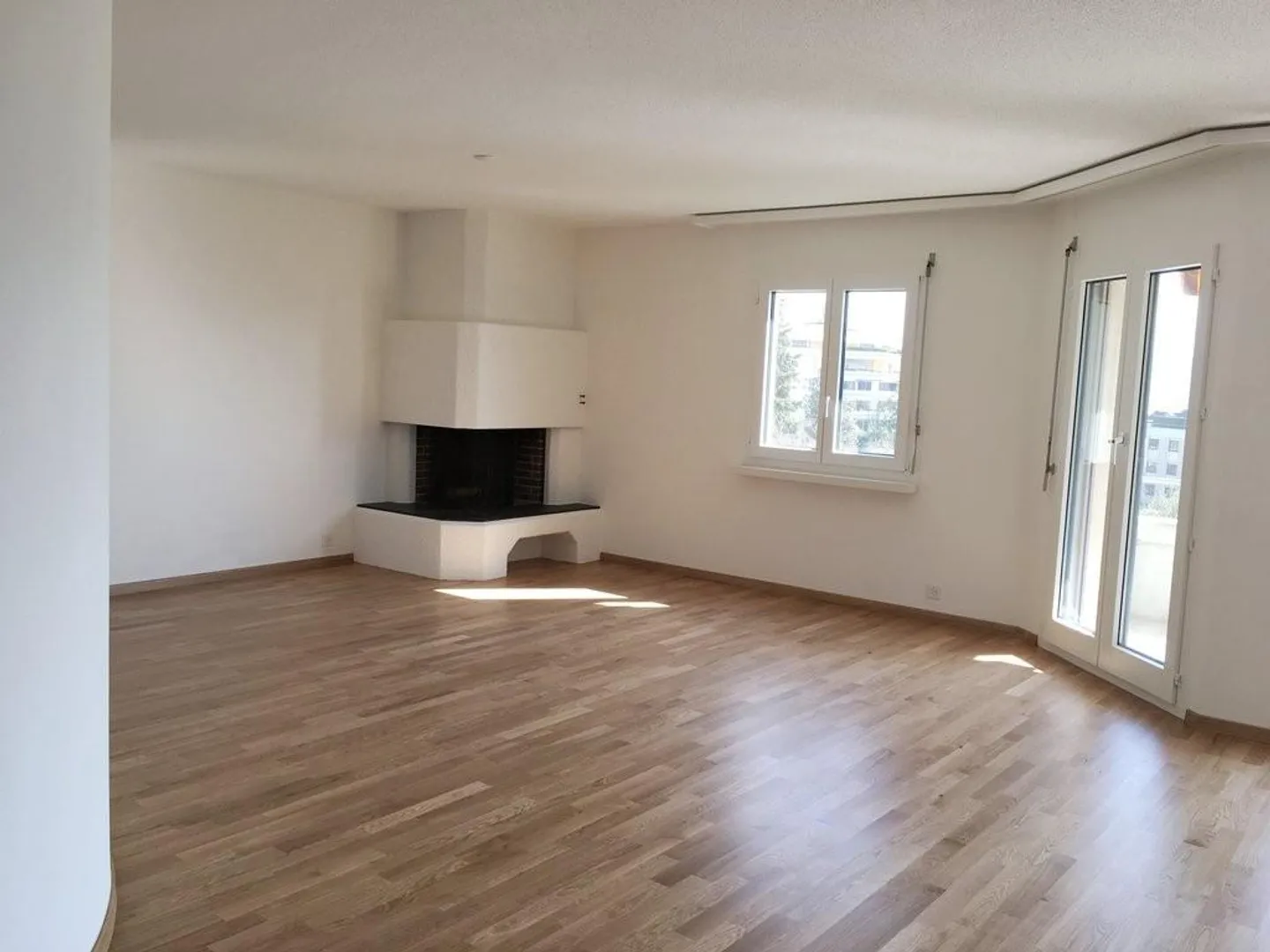 MIETEN OHNE KAUTION - Grosszügige Wohnung mit Blick auf den Zürichsee - Foto 2 von 5