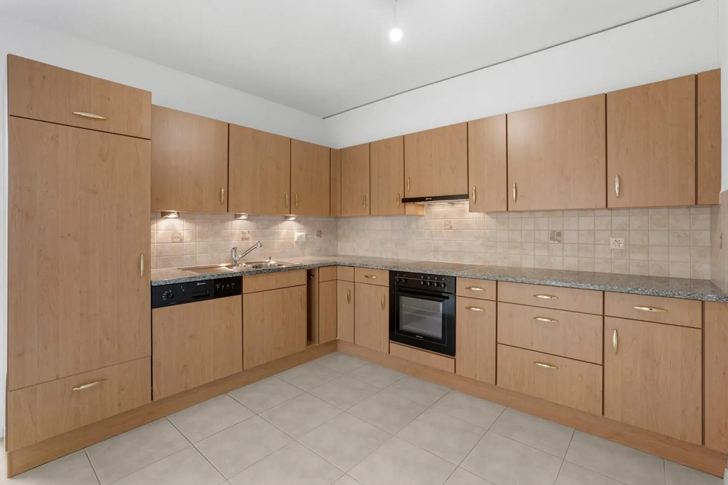 BAIGNÉ DE LUMIÈRE ET CHARMANT, AVEC VUE PANORAMIQUE - Photo 7 sur 13