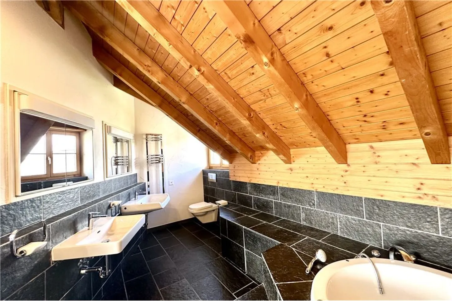 Maison multigénérationnelle dans un emplacement attrayant - Photo 48 sur 52