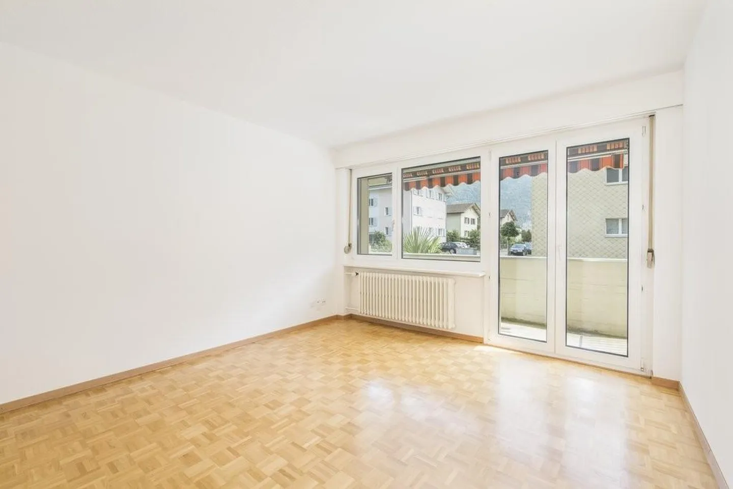 Ottimo appartamento in un vecchio edificio - Foto 3 di 5