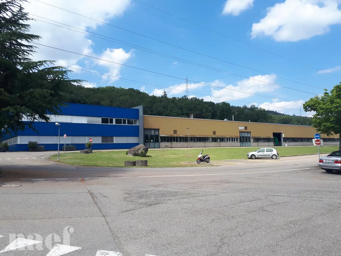 Place de parc extérieure - Photo 1 sur 1