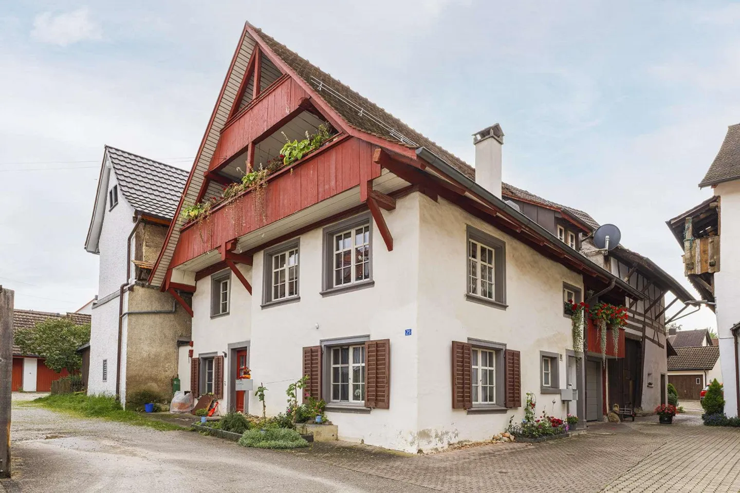 Charmantes Mehrgenerationenhaus im Herzen von Wilchingen - Foto 1 von 14