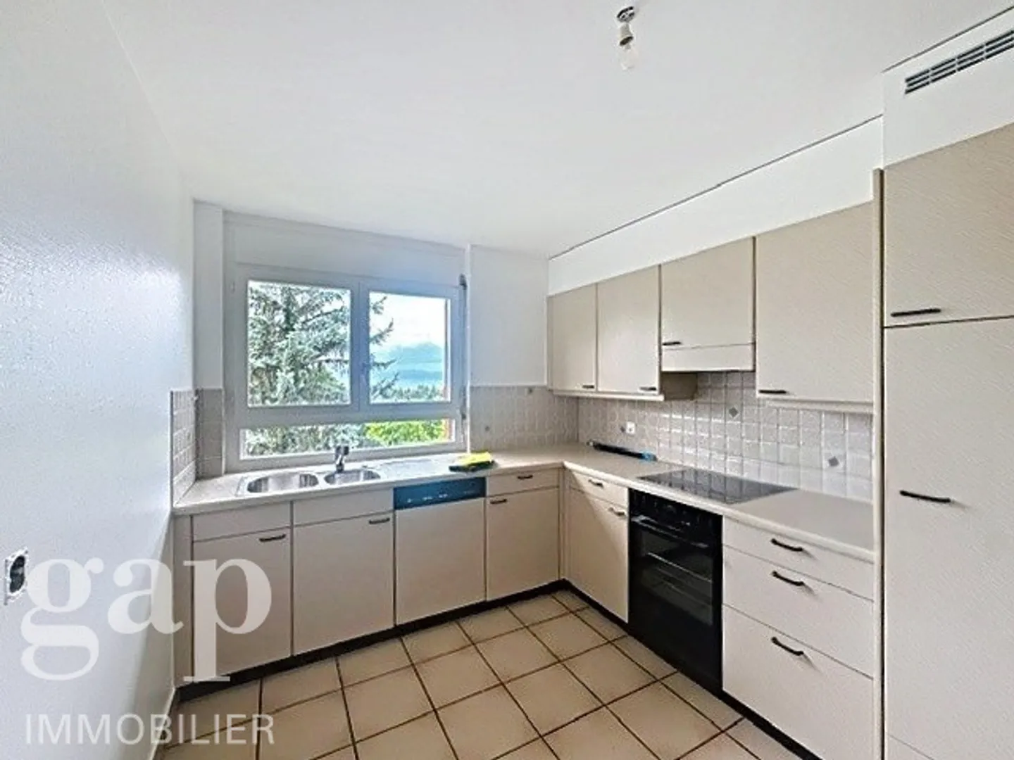 Helle 3,5-Zimmer-Wohnung in St-Légier-La Chiésaz - Foto 2 von 4