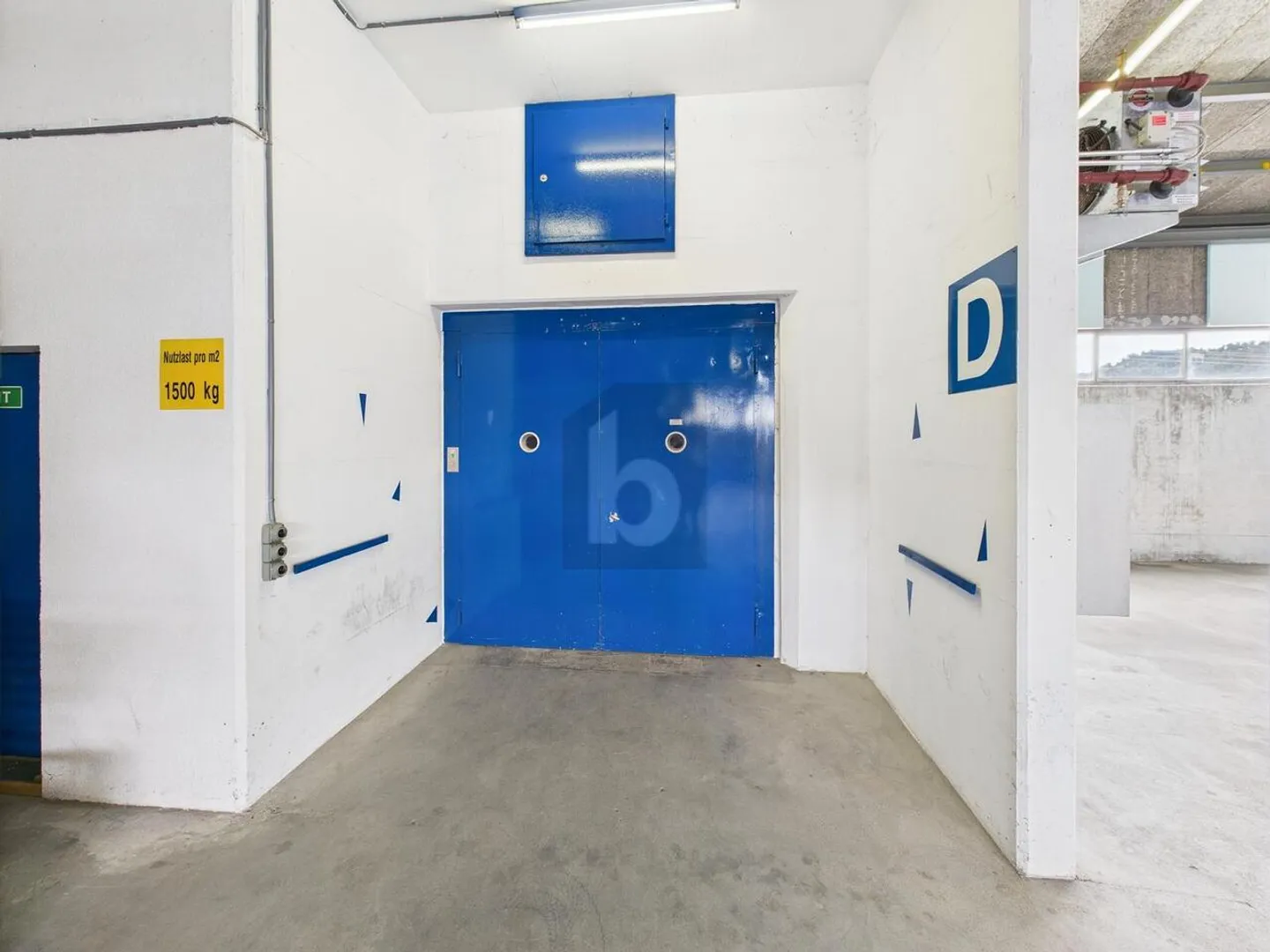 PRACTICAL AND EASILY ACCESSIBLE - Photo 3 of 5