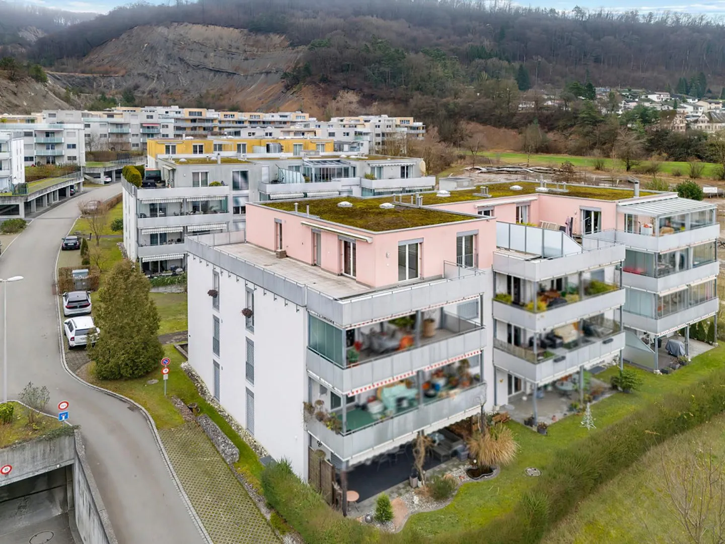 BAIGNÉ DE LUMIÈRE ET CHARMANT, AVEC VUE PANORAMIQUE - Photo 12 sur 13