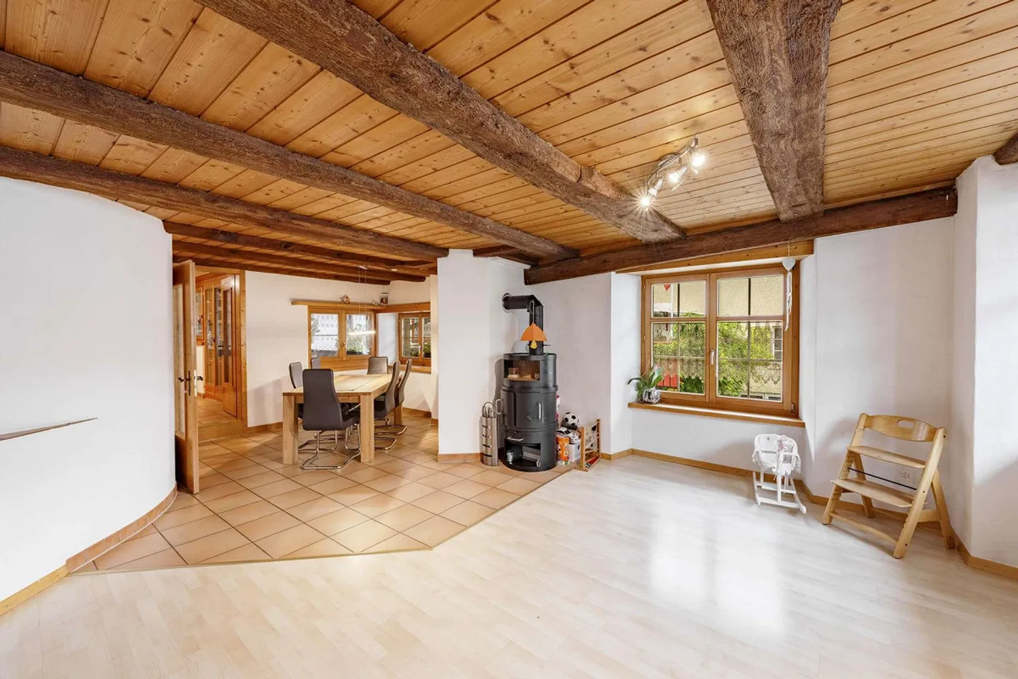 Charmantes Mehrgenerationenhaus im Herzen von Wilchingen - Foto 4 von 14