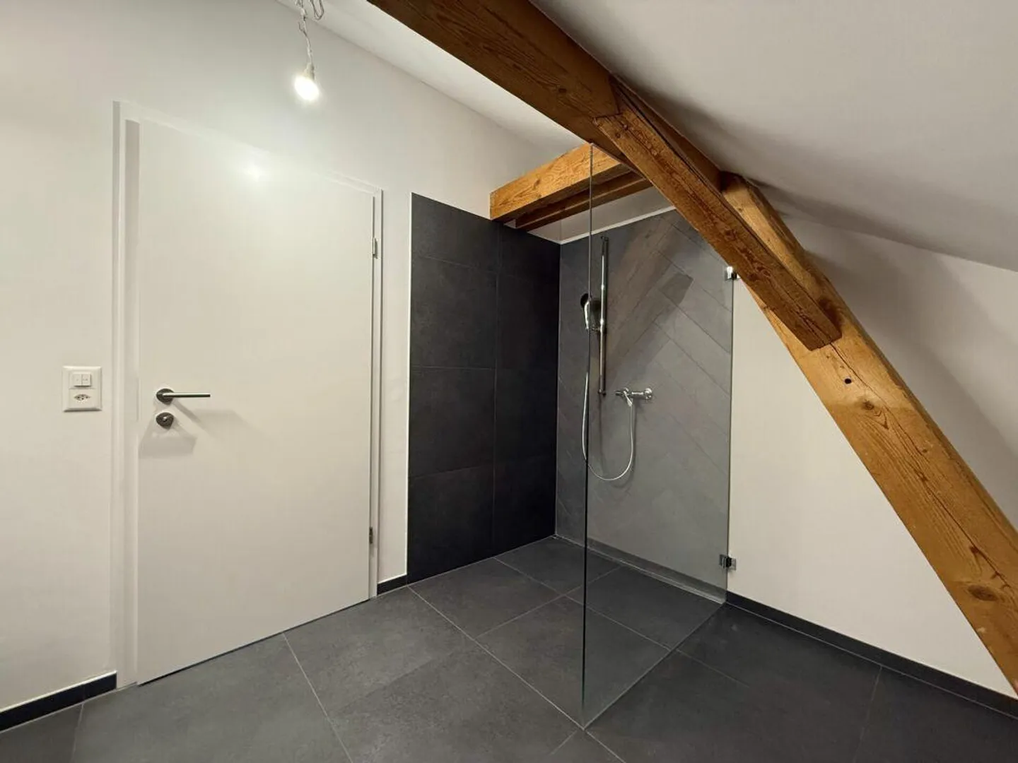 Completely renovated 3.5-room penthouses in the heart of Romanshorn - Photo 7 of 7