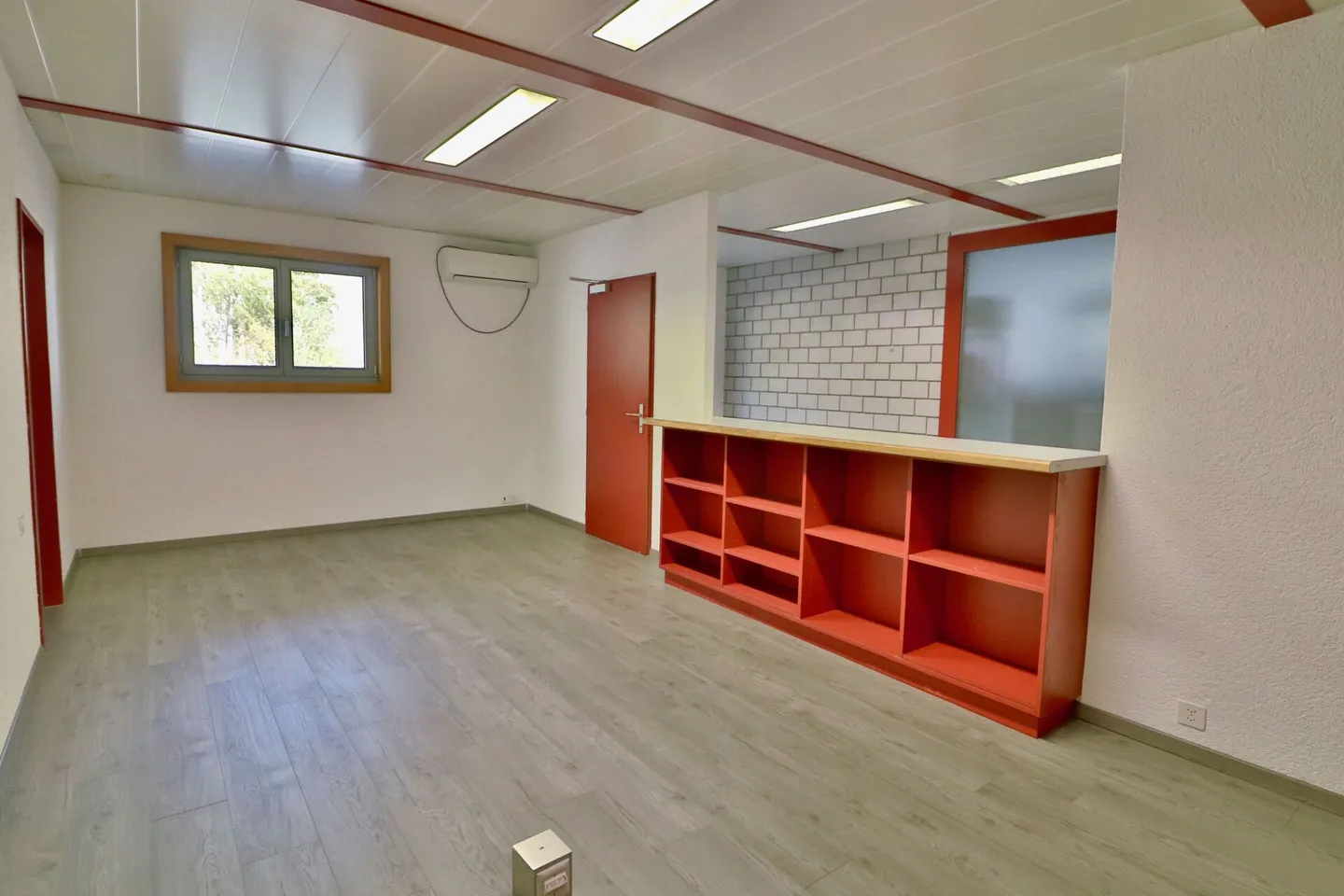 Riddes - Bureaux commerciaux 150 m2 au rez - Photo 6 sur 13