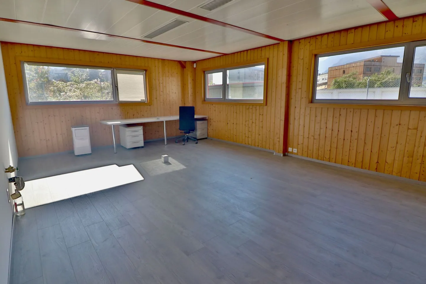 Riddes - Bureaux commerciaux 150 m2 au rez - Photo 9 sur 13