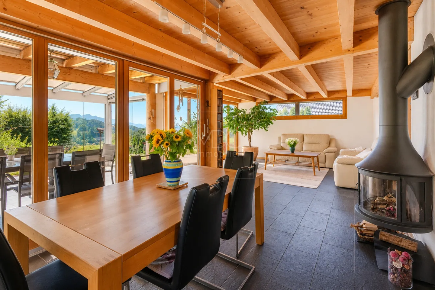 Schönes zeitgenössisches Chalet mit Panoramablick in Châtel-St-Denis - Foto 5 von 13