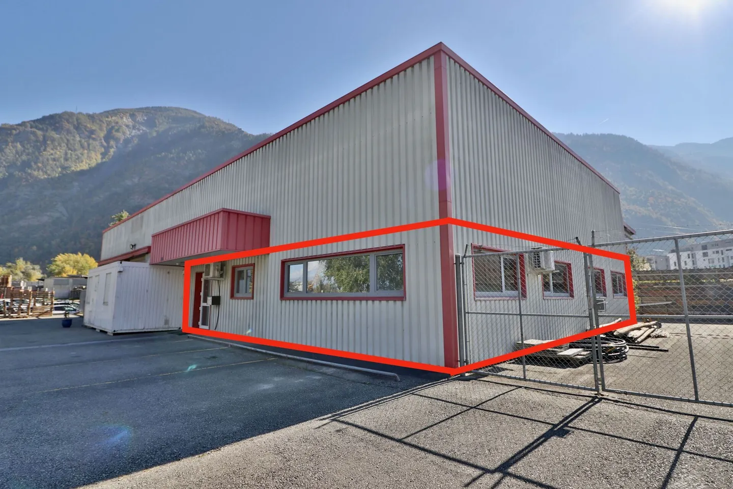 Riddes - Bureaux commerciaux 150 m2 au rez - Photo 1 sur 13