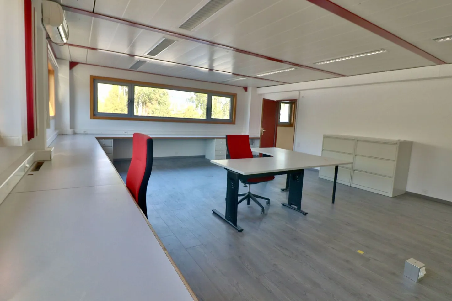 Riddes - Bureaux commerciaux 150 m2 au rez - Photo 4 sur 13