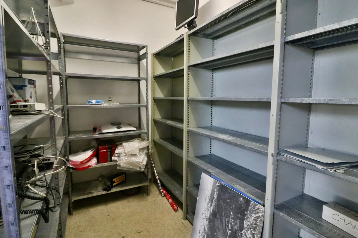 Riddes - Bureaux commerciaux 150 m2 au rez - Photo 11 sur 13