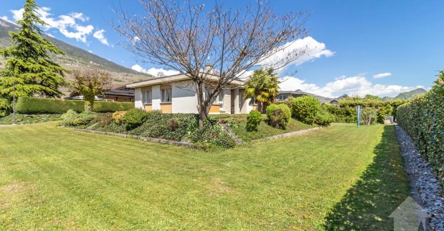Incantevole villa di 6,5 locali con magnifico giardino, posizione ideale e tranquilla - Foto 5 di 13