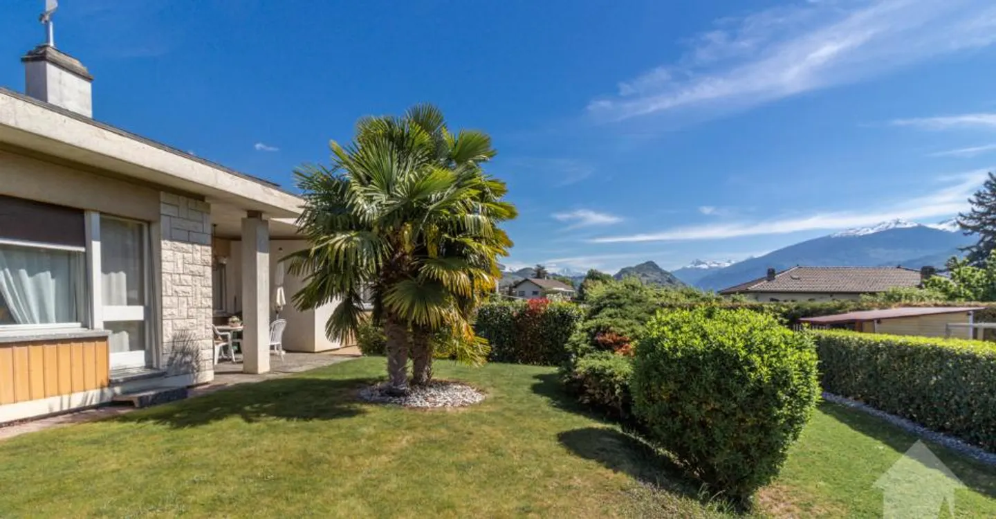 Incantevole villa di 6,5 locali con magnifico giardino, posizione ideale e tranquilla - Foto 7 di 13