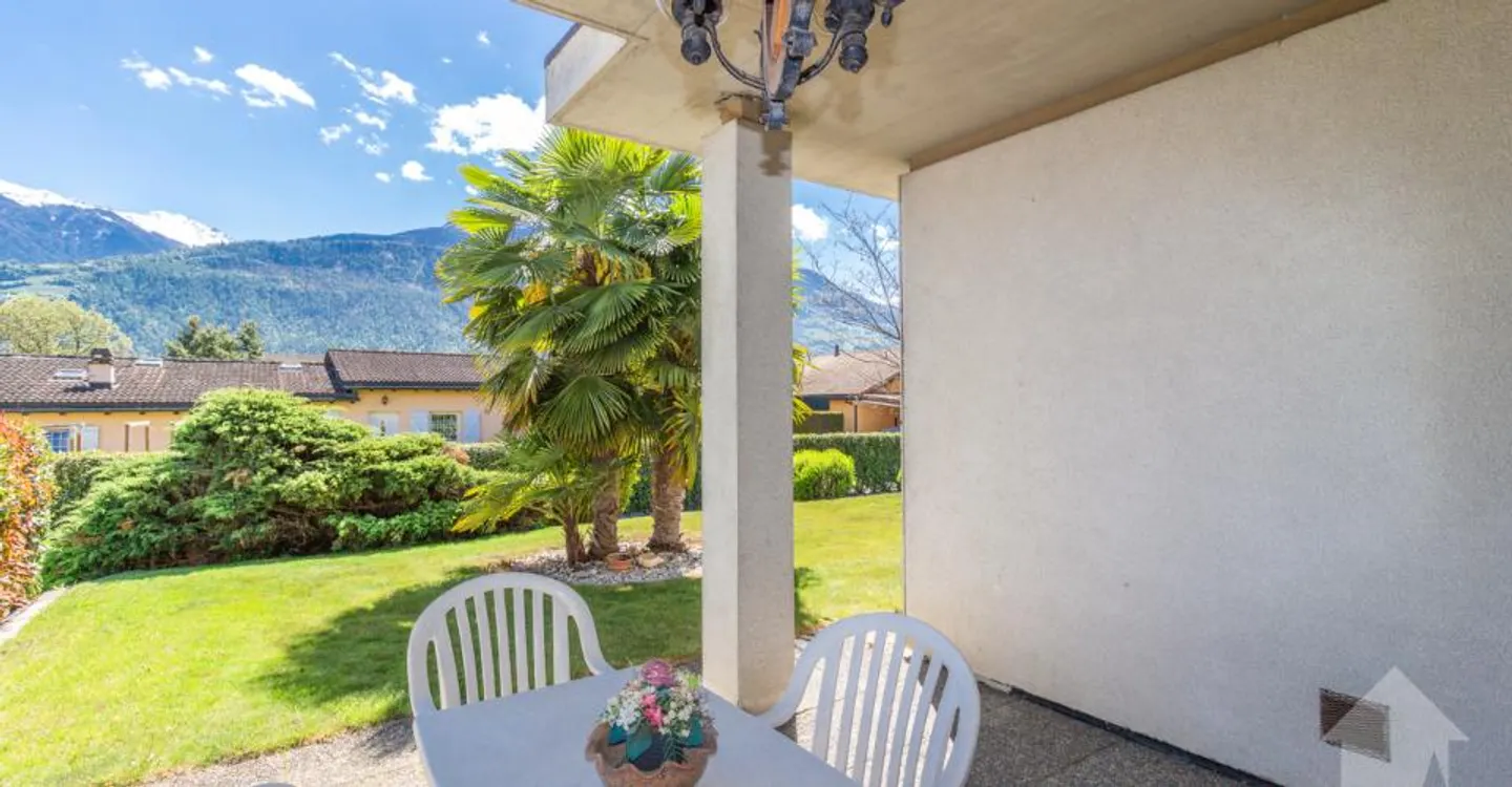 Incantevole villa di 6,5 locali con magnifico giardino, posizione ideale e tranquilla - Foto 8 di 13