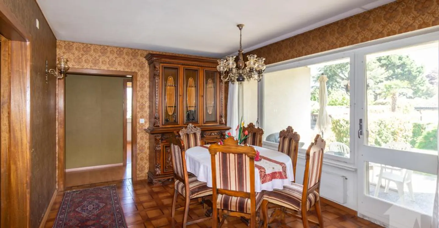 Incantevole villa di 6,5 locali con magnifico giardino, posizione ideale e tranquilla - Foto 11 di 13