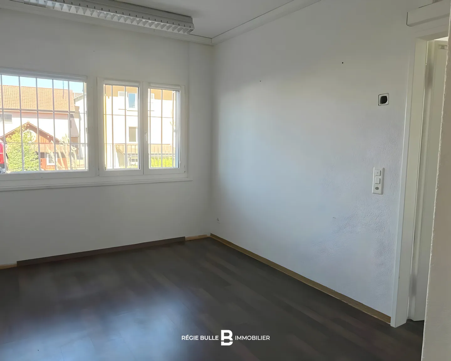 Espace Commercial Spacieux à Louer - Photo 5 sur 6