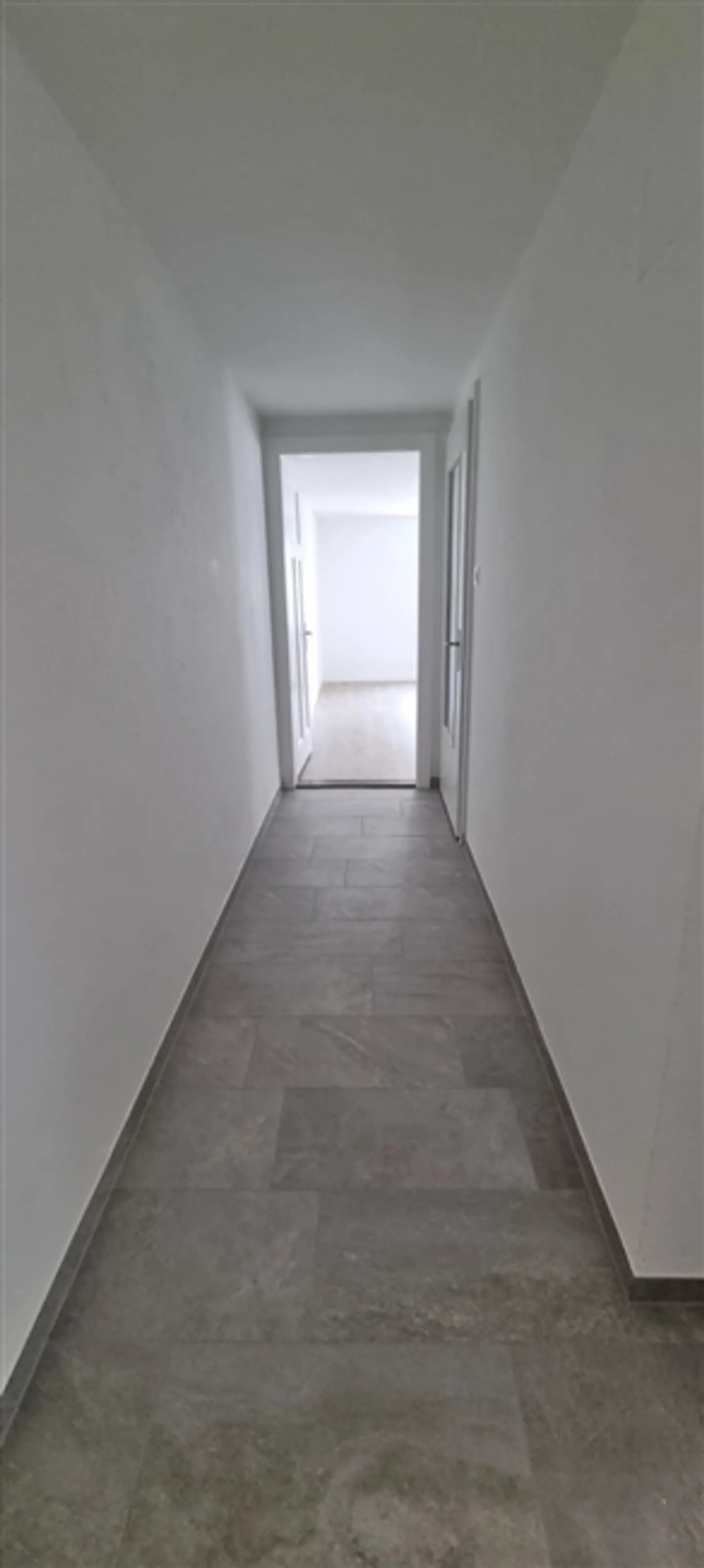 «ZU VERMIETEN IN ESTAVAYER-LE-LAC
Hervorragendes 4,5-Zimmer-Duplex» - Foto 10 von 13