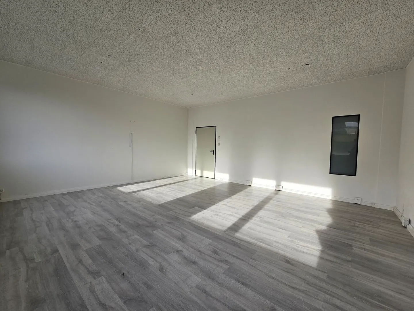 Spazio ufficio in affitto - Foto 4 di 6