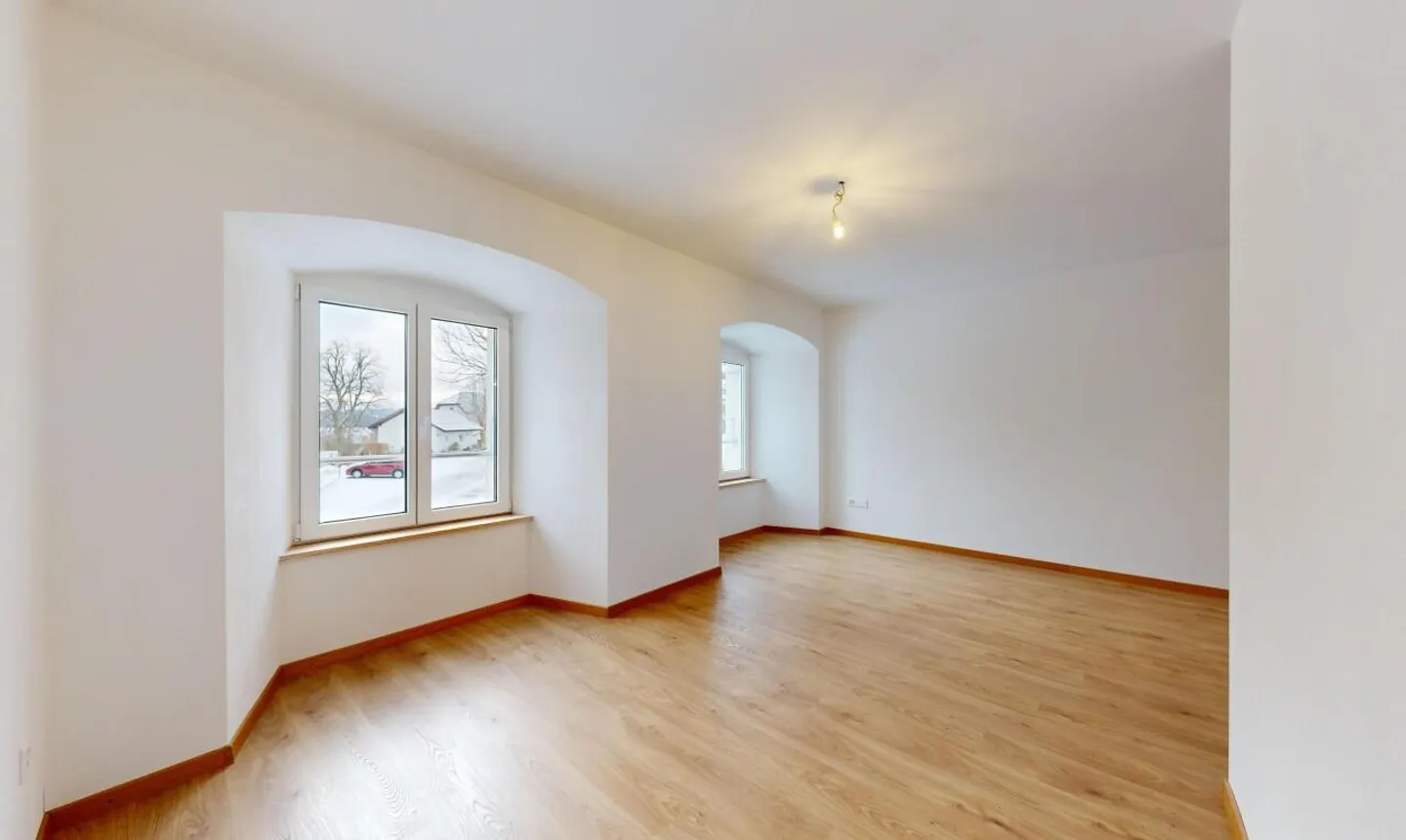 Superb 3.5-room apartment facing southwest in a historic building - Photo 7 of 13