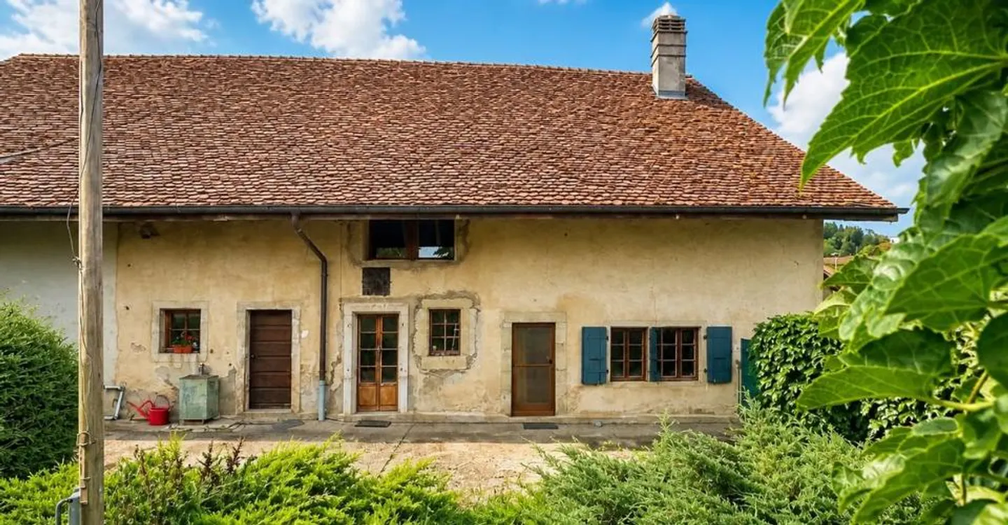 Rare opportunity in Villars-Mendraz, a property to reinvent - Photo 2 of 8