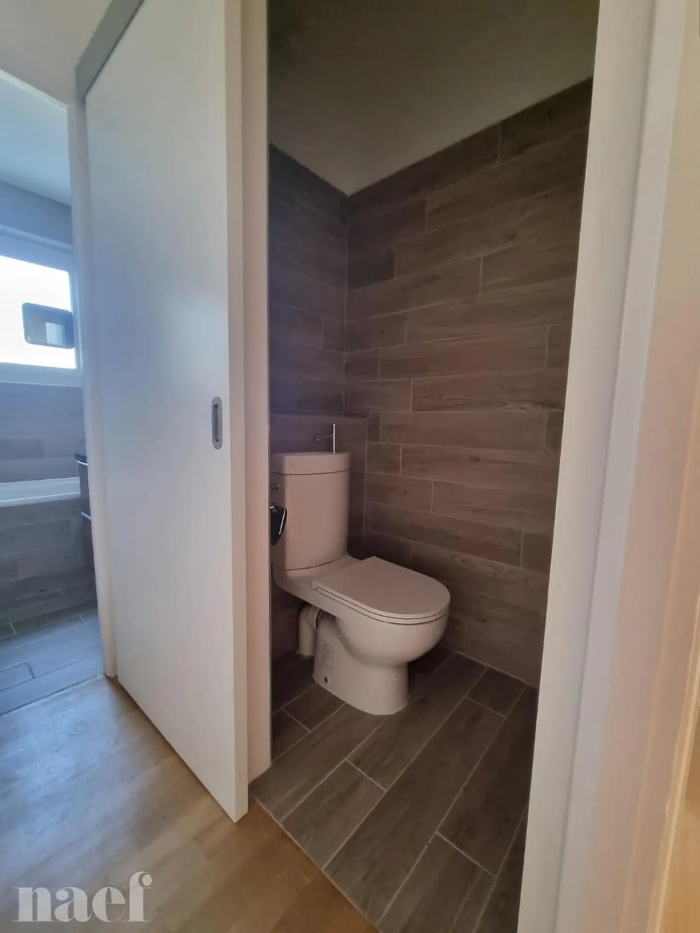 4 Zimmer kürzlich renoviert in der Nähe des Zentrums mit Balkon - Foto 12 von 13