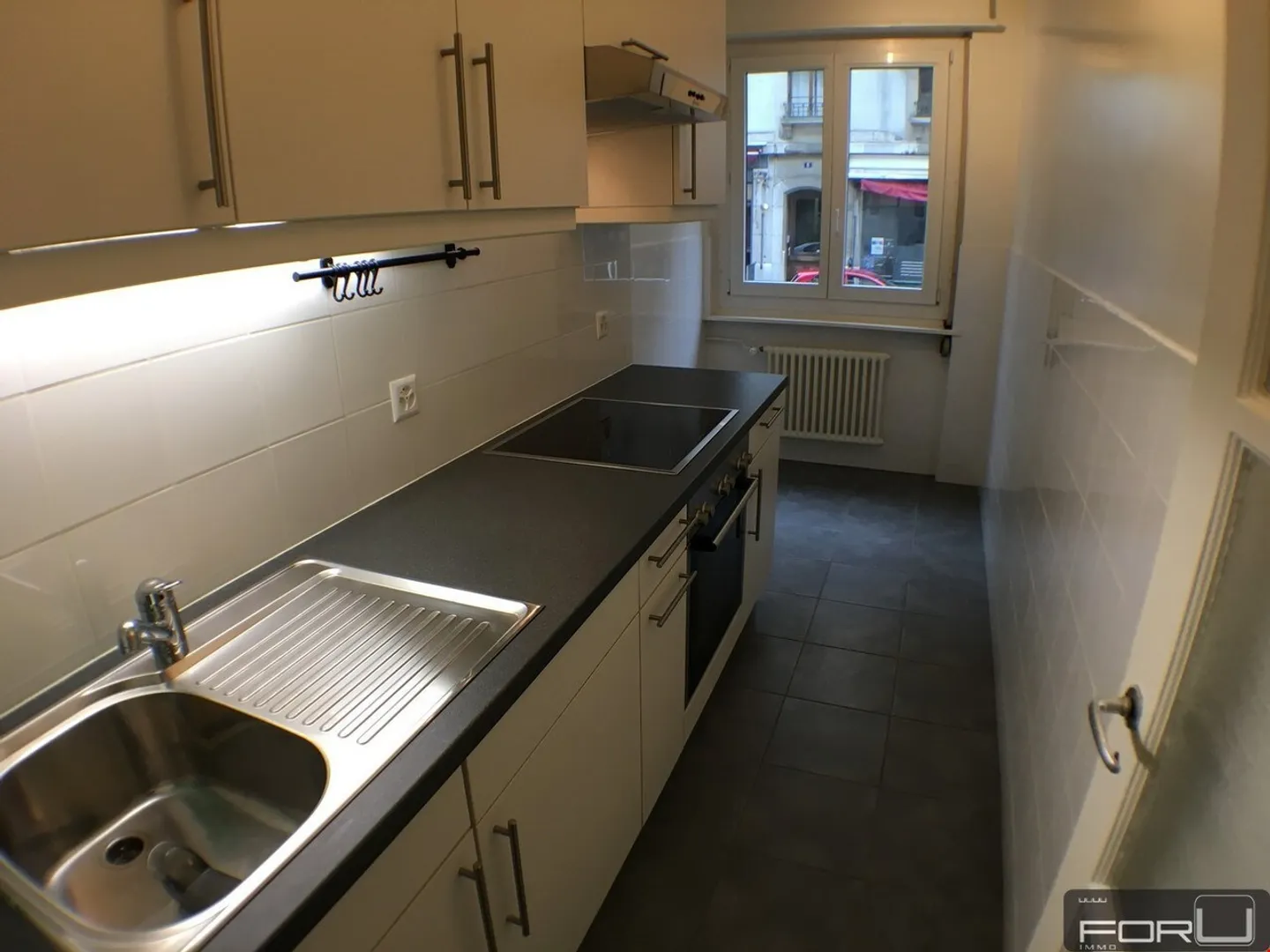 Appartement rénové aux Pâquis - Photo 3 sur 6