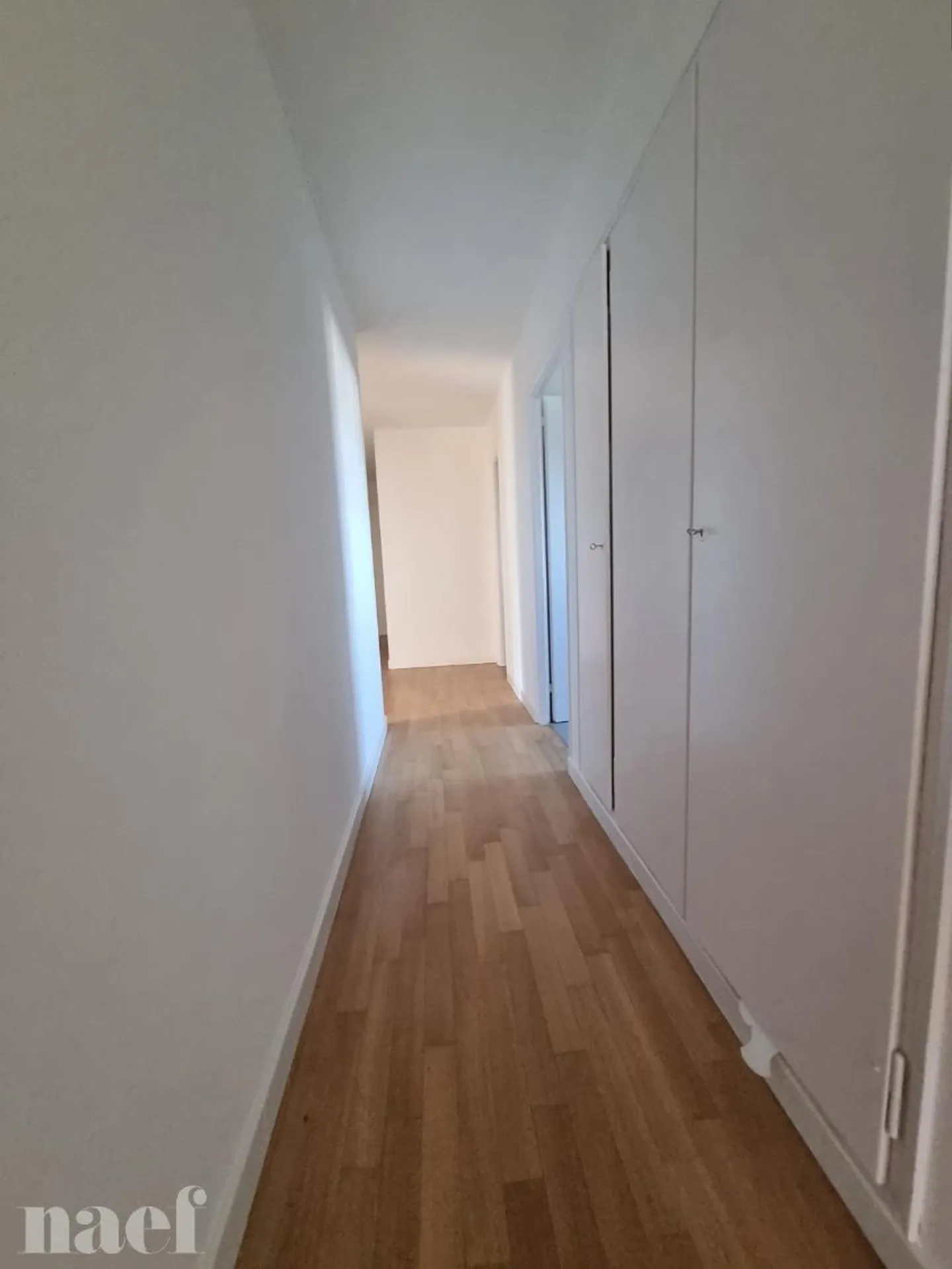 4 Zimmer kürzlich renoviert in der Nähe des Zentrums mit Balkon - Foto 9 von 13