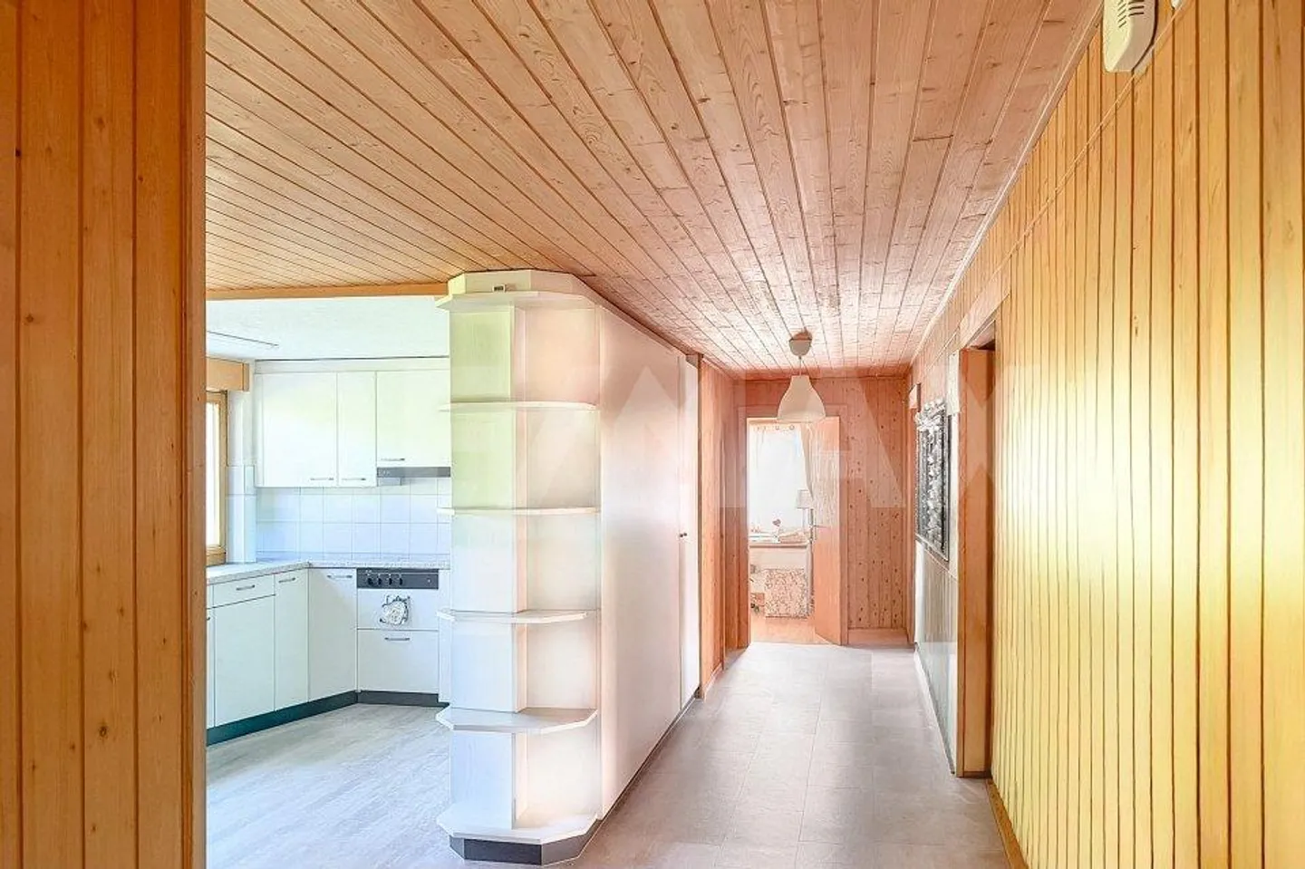 Casa trifamiliare con spazio commerciale - in zona residenziale e commerciale mista... - Foto 2 di 13