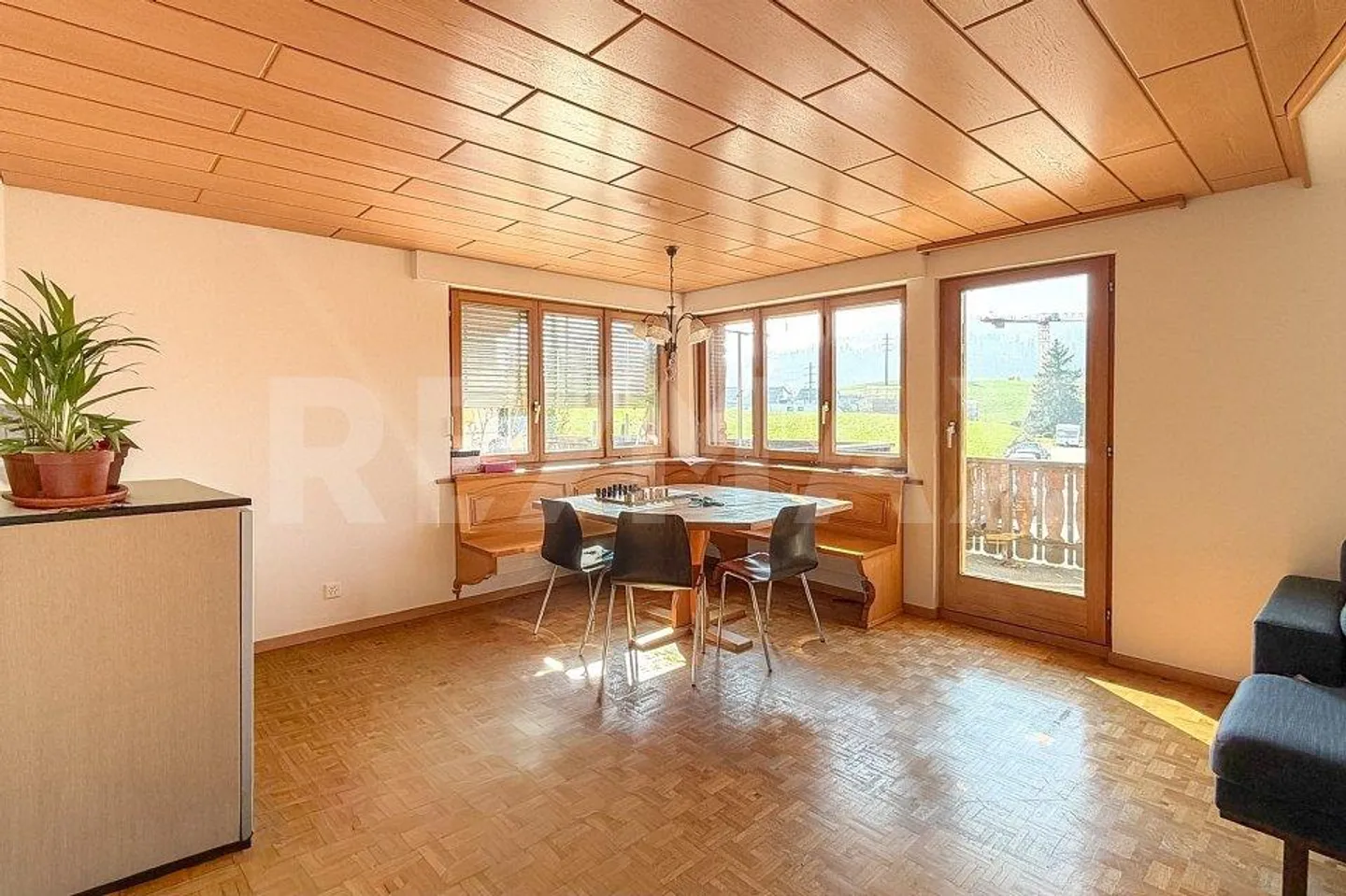 Casa trifamiliare con spazio commerciale - in zona residenziale e commerciale mista... - Foto 11 di 13