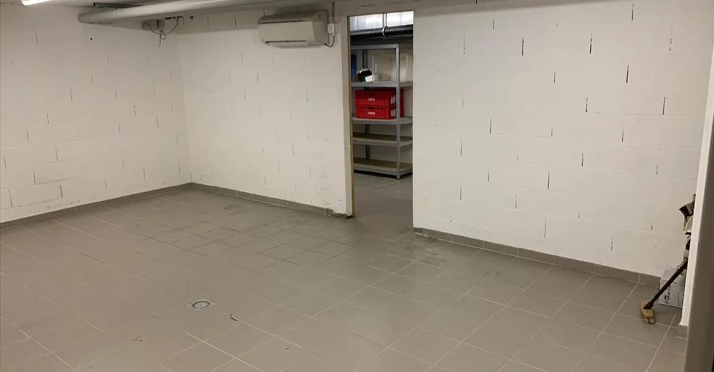 Edificio ad uso misto in affitto - Foto 2 di 6