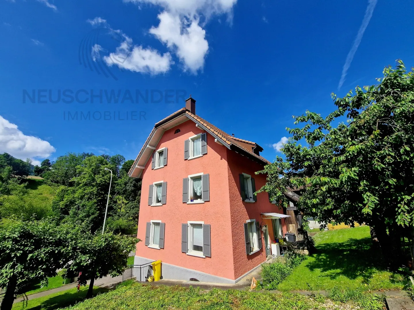 Wohngebäude 10,5 Zimmer - Foto 2 von 13