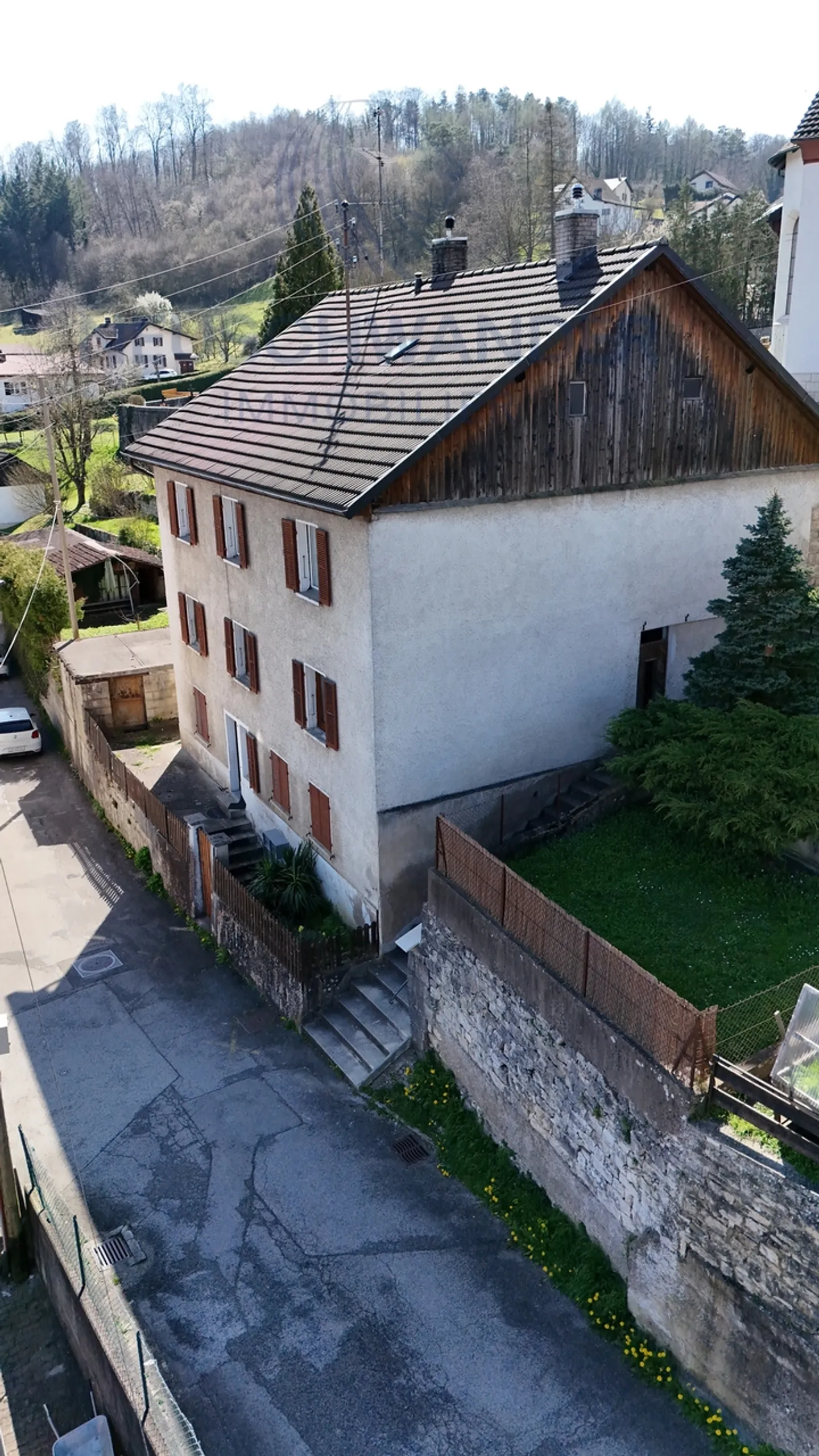 Residential building for sale - Photo 2 of 25
