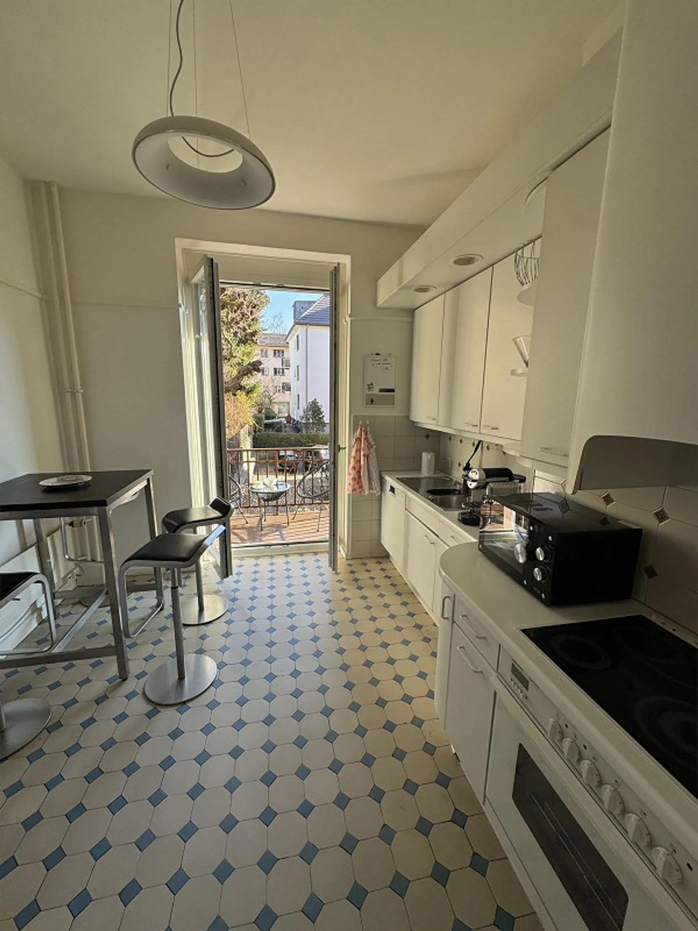 Bureau magnifique dans un bureau partagé (près de Seefeld-Stadelhofen) - Photo 3 sur 3