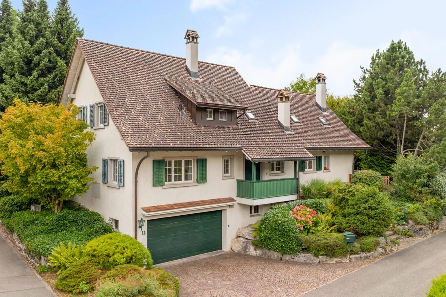 Oberdürnten: Country House with Idyllic Garden - Photo 2 of 5