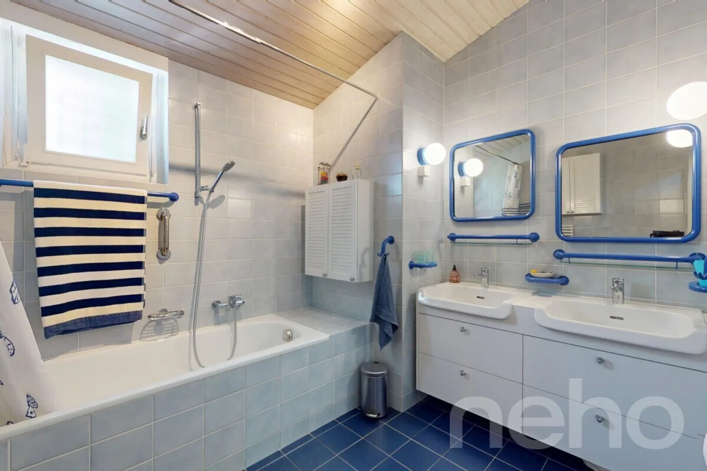 Casa familiare con due appartamenti e grande giardino paesaggistico - Foto 10 di 13