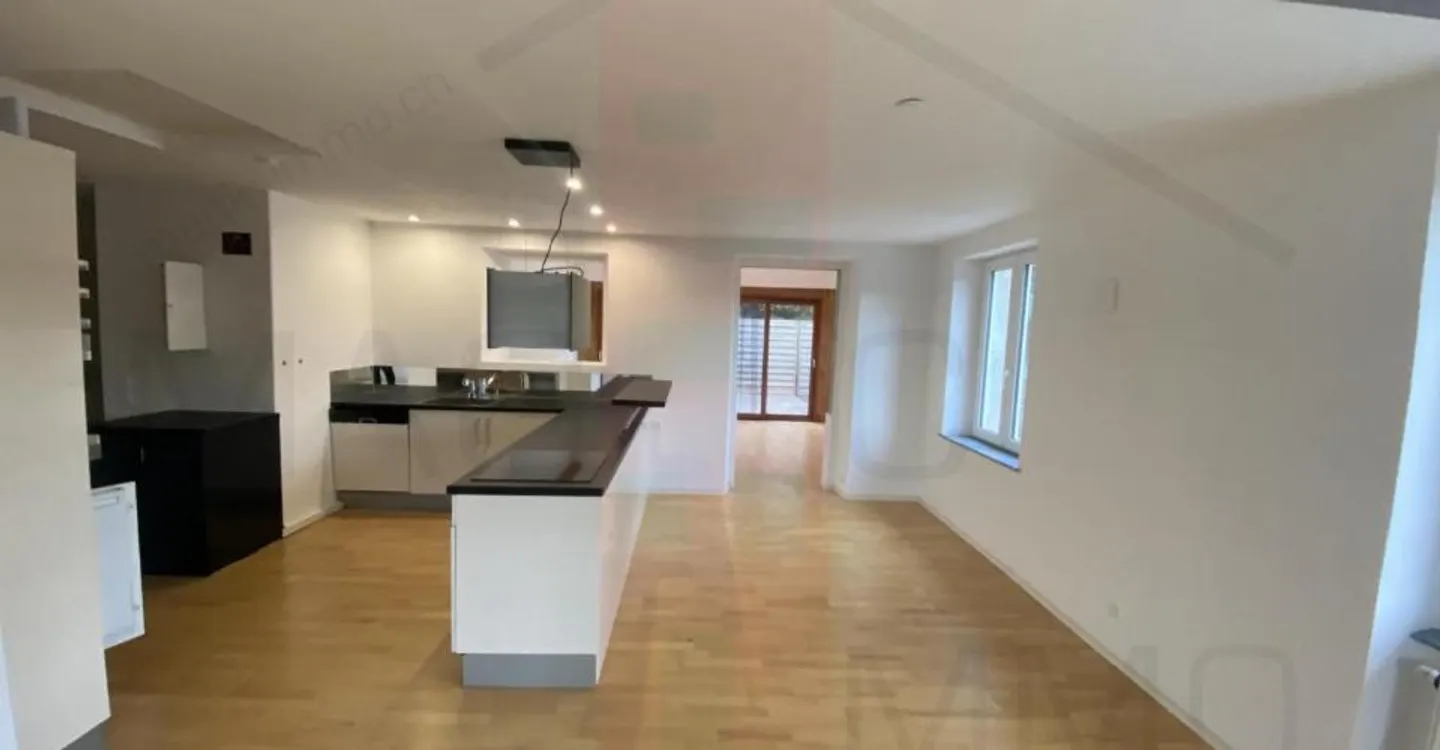 Appartement lumineux avec terrasse à Fontenais - Foto 4 von 8