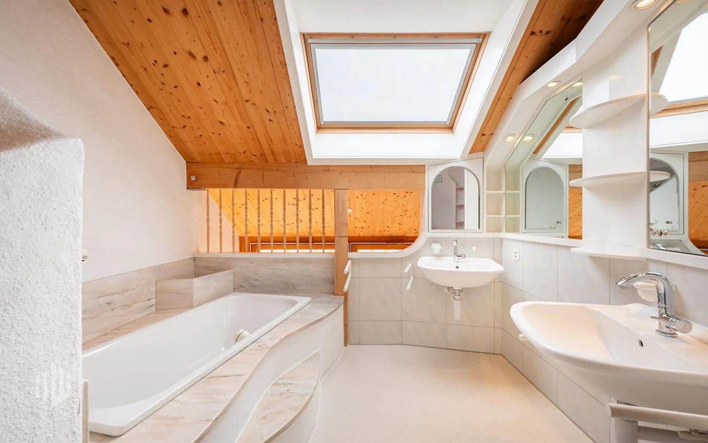 Charmantes Einfamilienhaus mit Seeblick - Foto 8 von 13