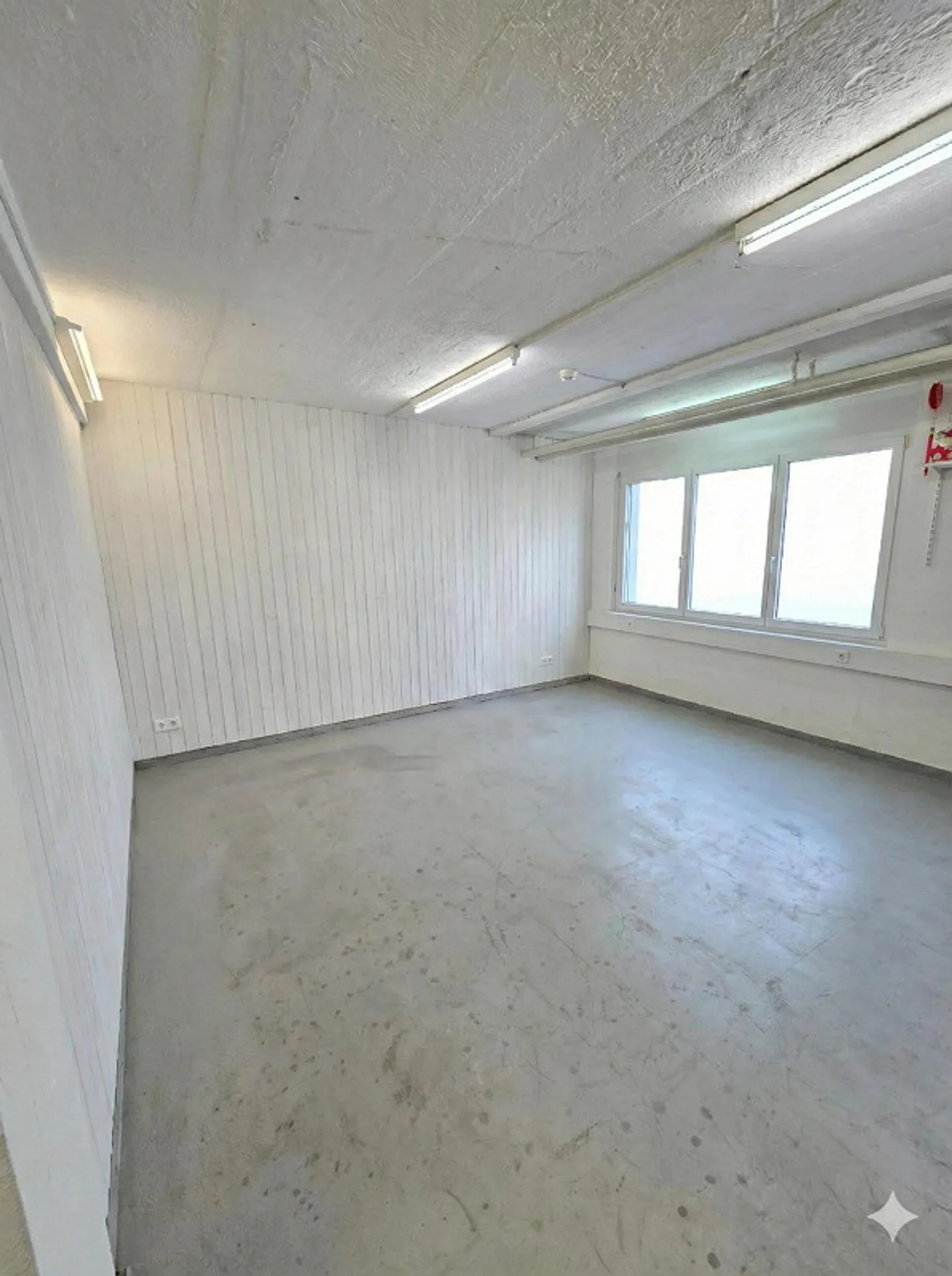 Espace commercial polyvalent Idéal pour bureau, atelier, loisir - Photo 3 sur 5