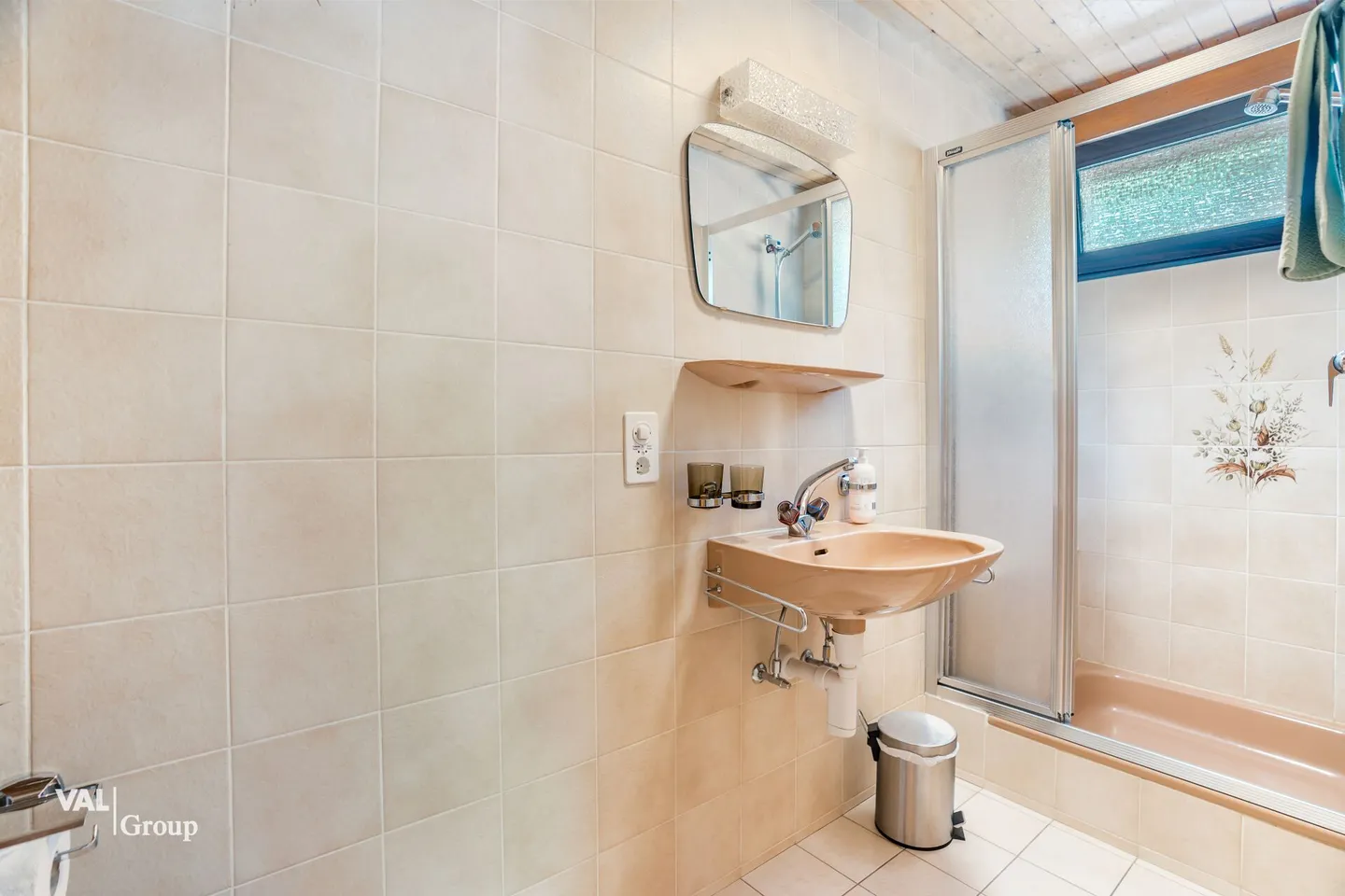 Charming multi-family house with second home status in a central location - Photo 12 of 24