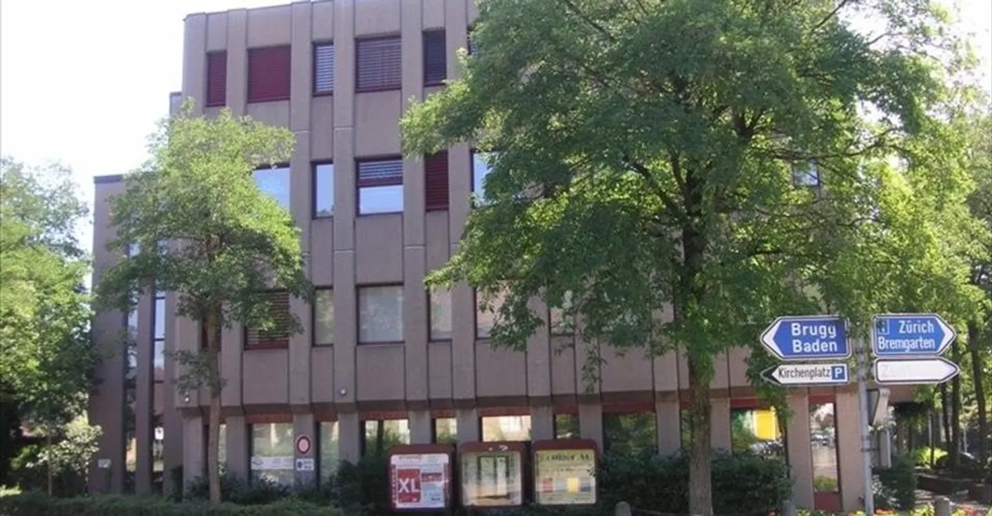 208 m2 di spazio per uffici nel centro di Wohlen - Foto 1 di 6