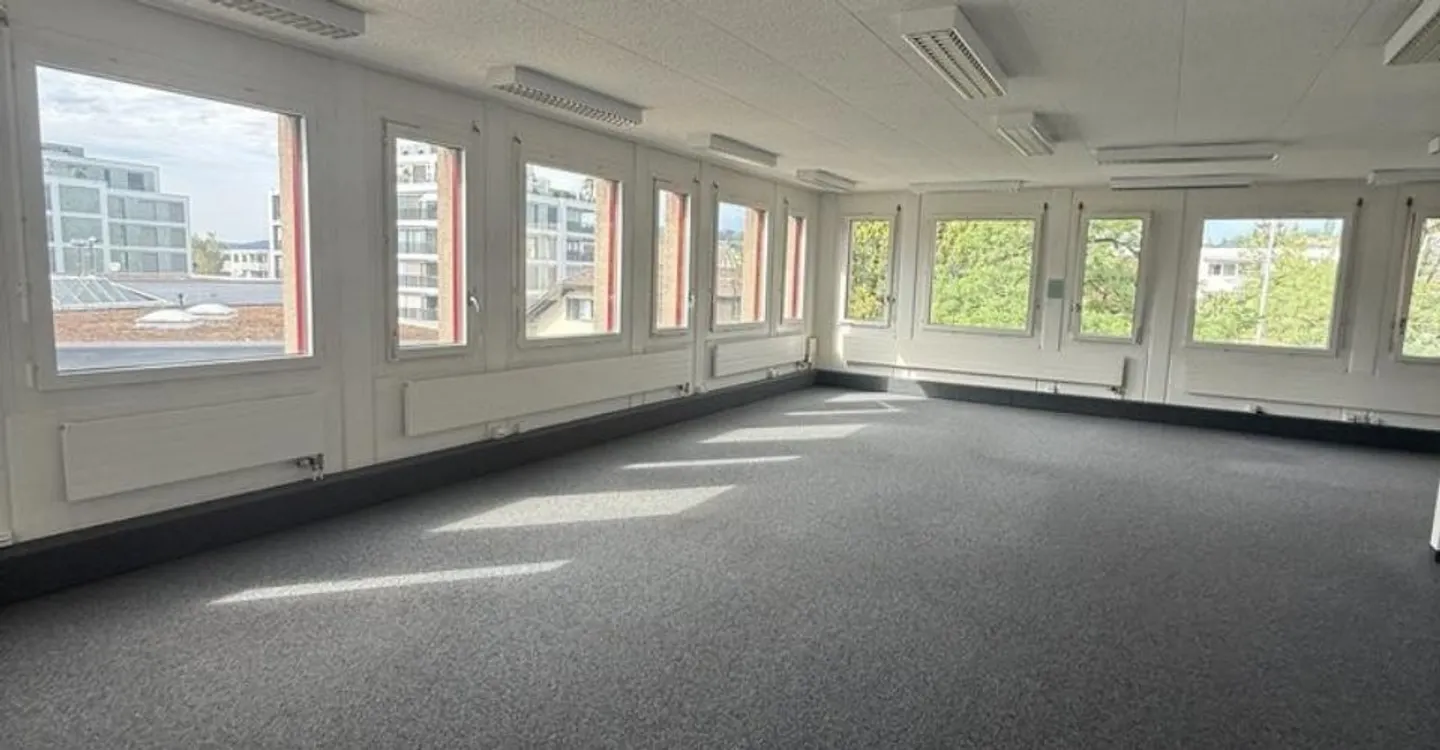 208 m2 di spazio per uffici nel centro di Wohlen - Foto 4 di 6