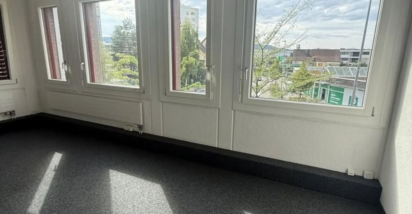 208 m2 di spazio per uffici nel centro di Wohlen - Foto 5 di 6