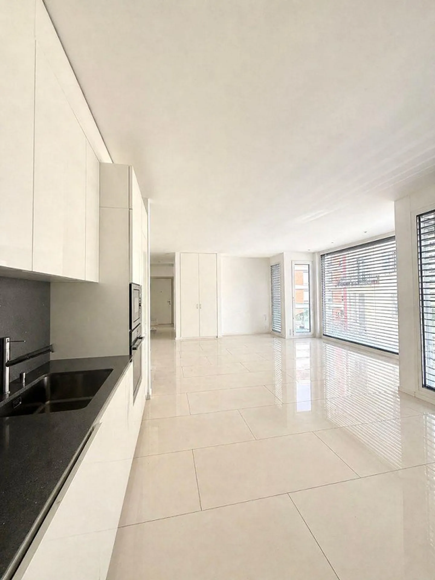 Élégant appartement 3,5 pièces à Lugano - Photo 2 sur 9
