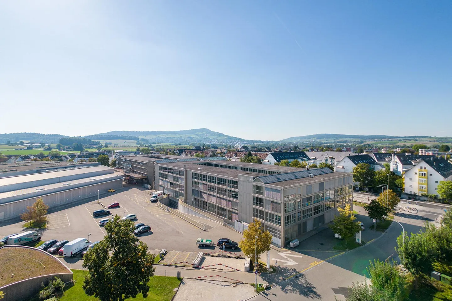 Espaces de stockage de 150 m2 à 170 m2 à un prix attractif ! - Photo 1 sur 5