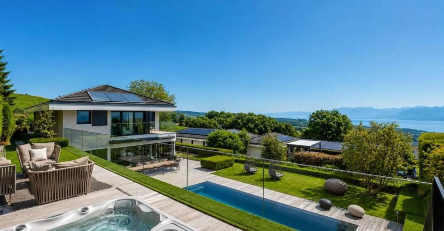 Luxury Villa with Infinity Pool - Photo 8 of 11