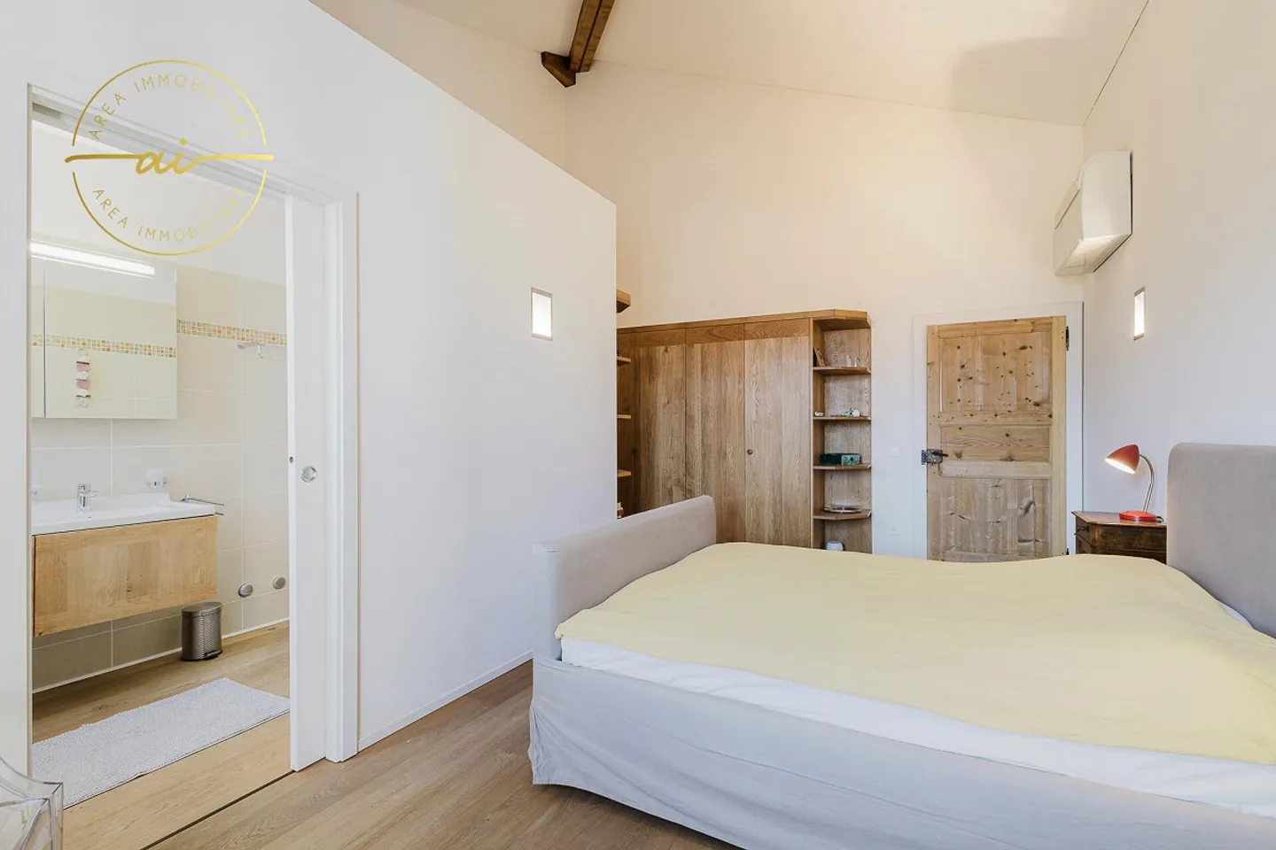 Bâtiment prestigieux avec trois unités résidentielles indépendantes au cœur de Vico Morcote - Photo 3 sur 13