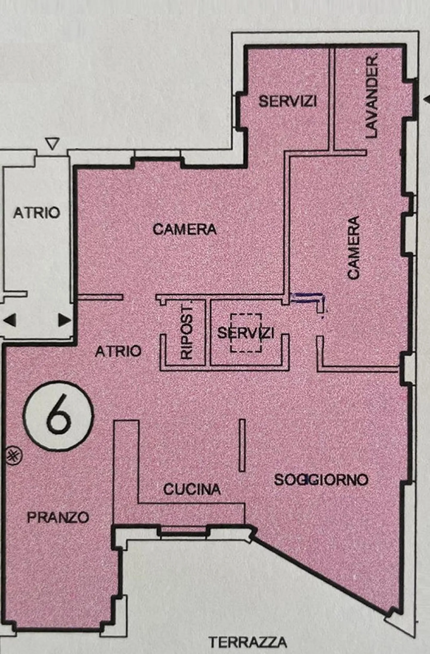 Charming 4.5-Room Townhouse with Pool - Photo 4 of 5